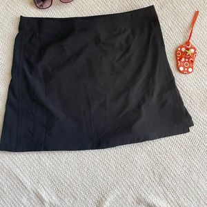 RIPSKIRT HAWAII, L Black NWT